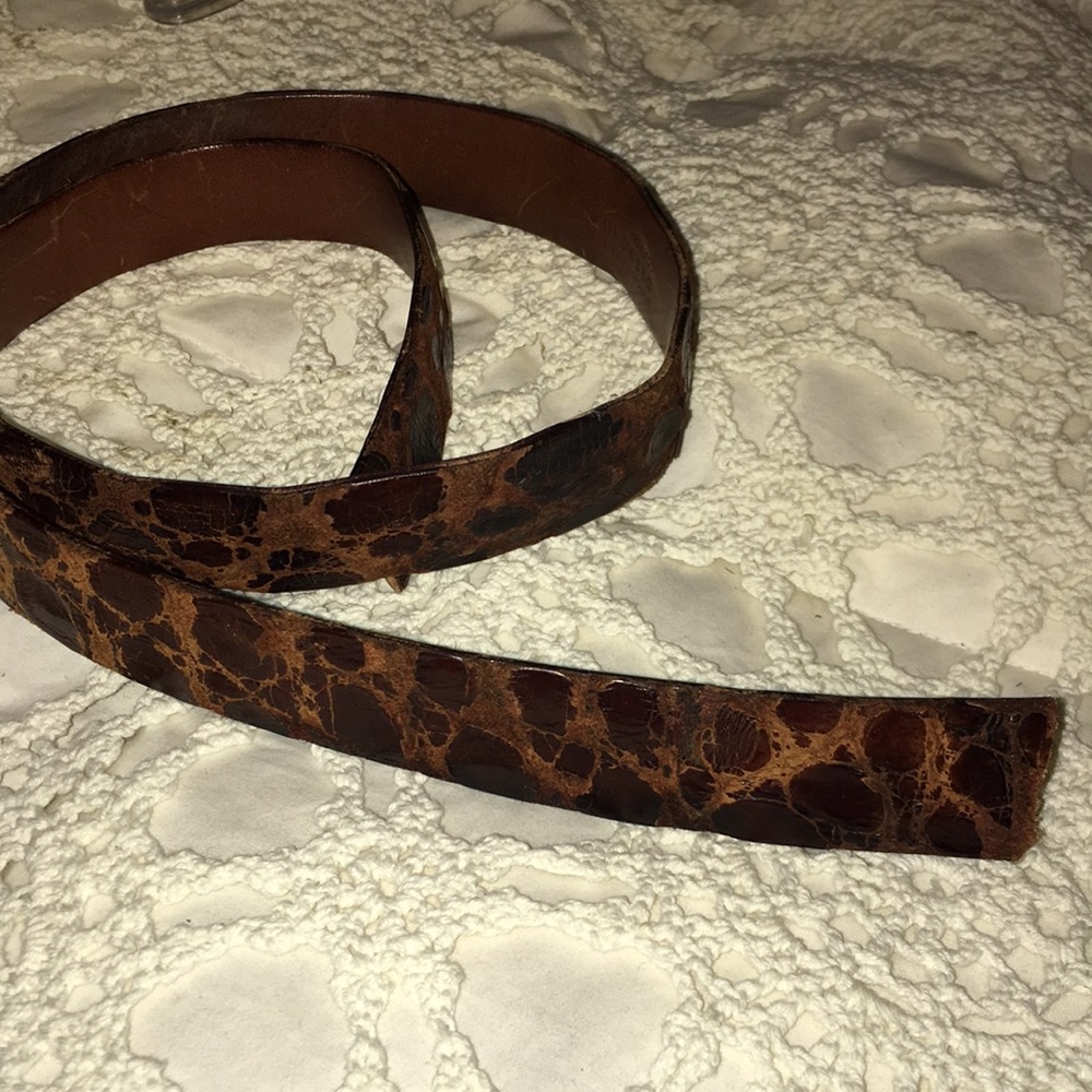 Vintage alligator Desmond’s south California belt